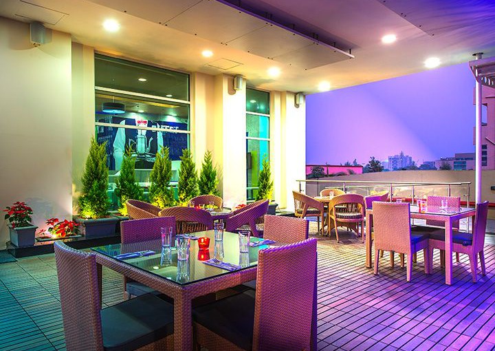 Hotel review, Accore hotels review, Accore hotels india, where to stay in delhi, safe hotel in India for girls, best hotel in Noida, hotel formule1 review, #Chaltahainomore